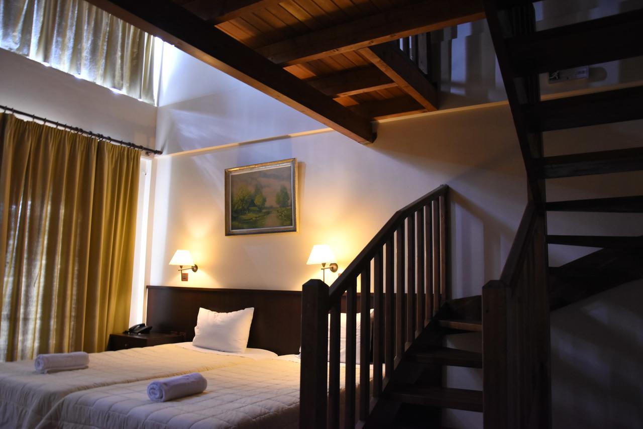 Olvios Hotel Goura Exterior photo