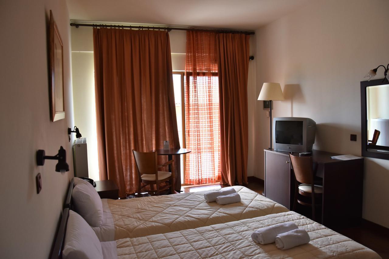 Olvios Hotel Goura Exterior photo